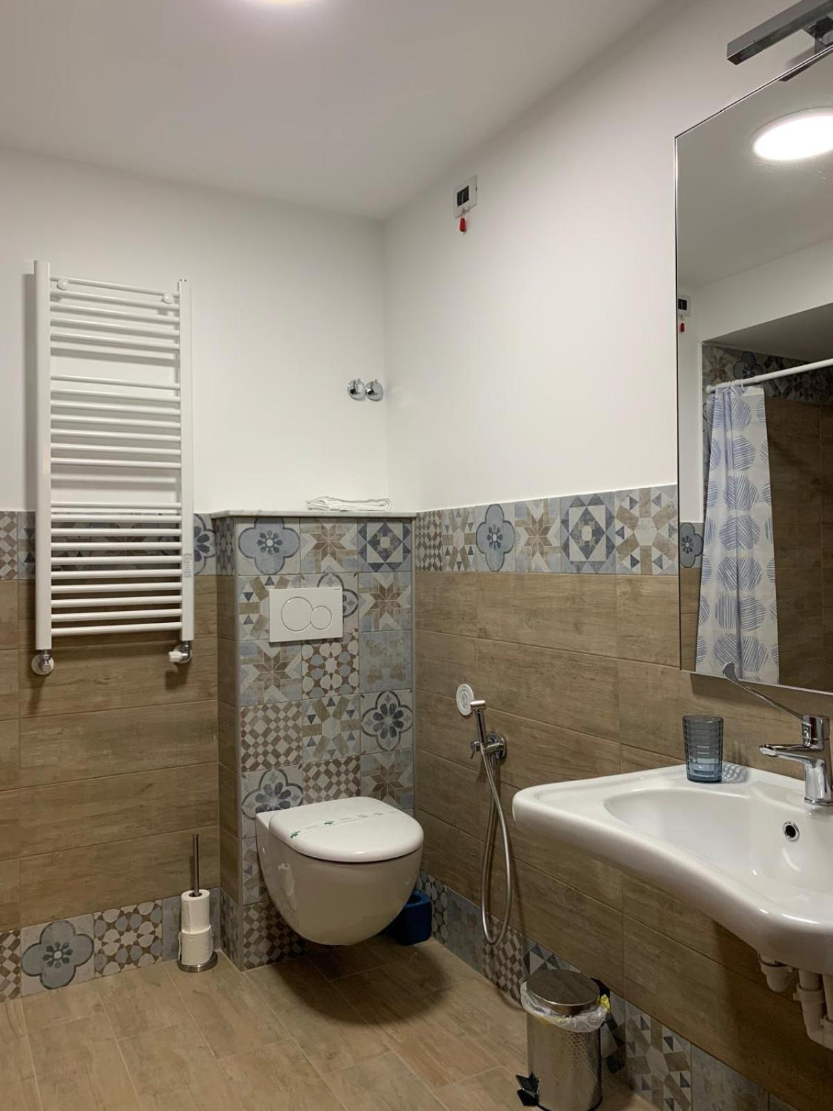 Albergo Locanda Diana เจนัว ภายนอก รูปภาพ