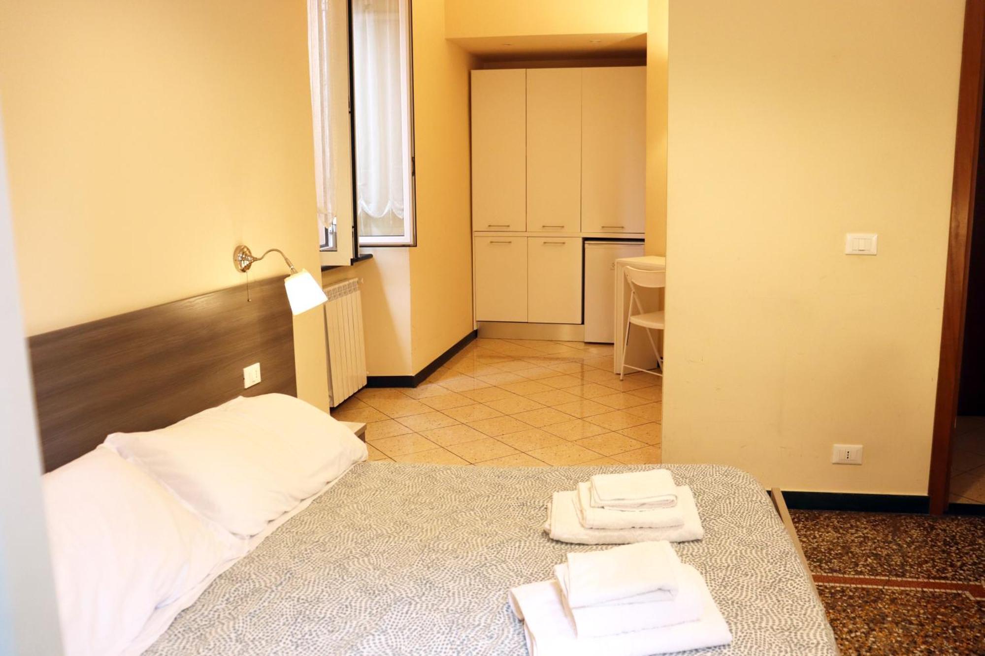 Albergo Locanda Diana เจนัว ภายนอก รูปภาพ