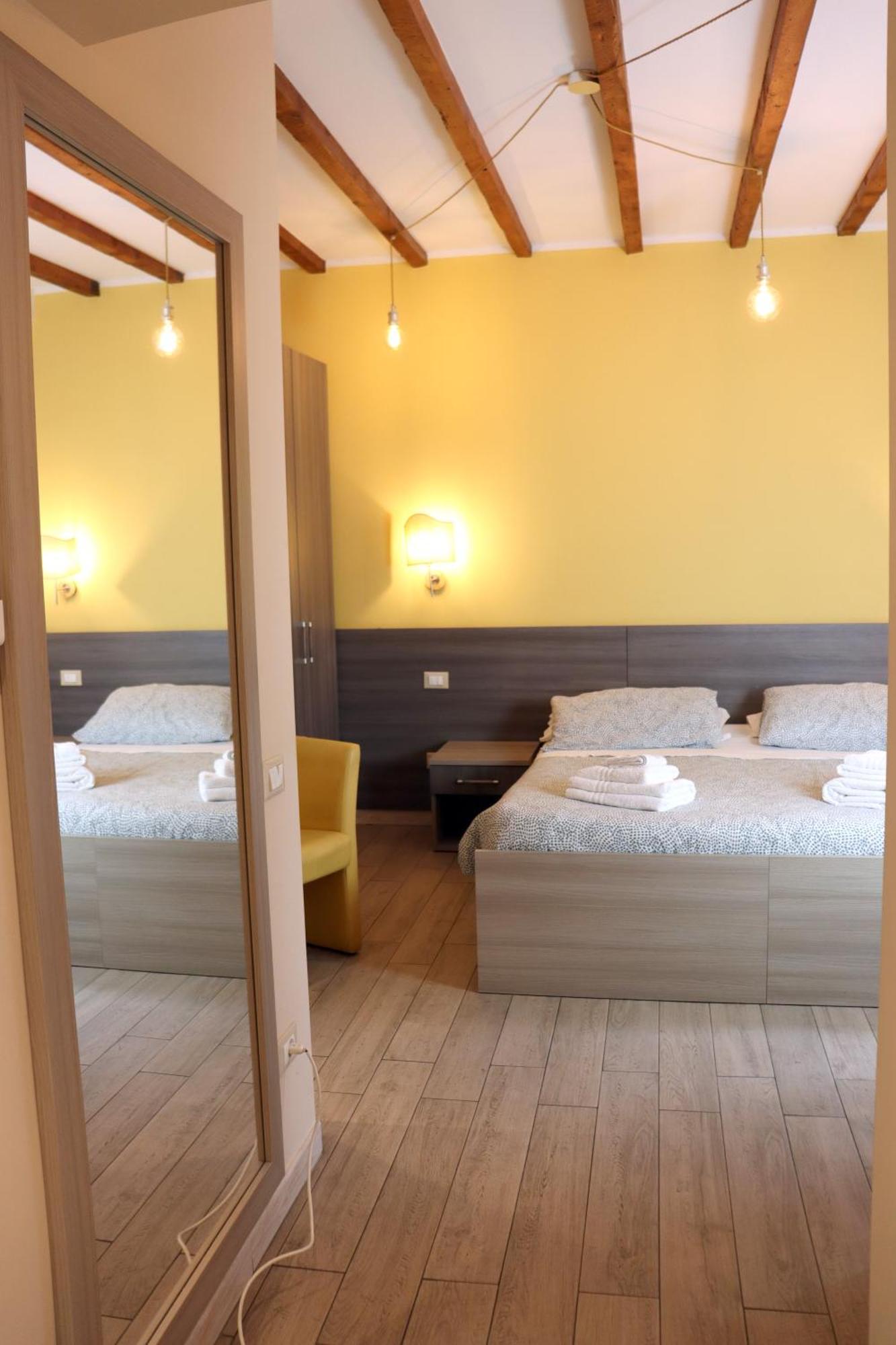 Albergo Locanda Diana เจนัว ภายนอก รูปภาพ