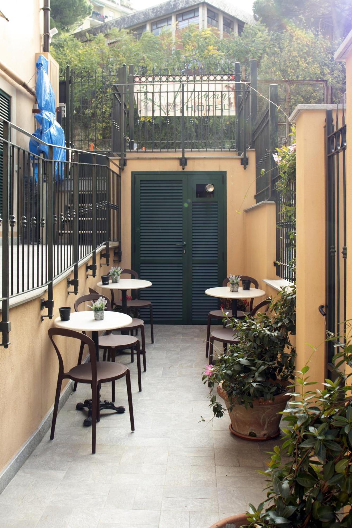 Albergo Locanda Diana เจนัว ภายนอก รูปภาพ