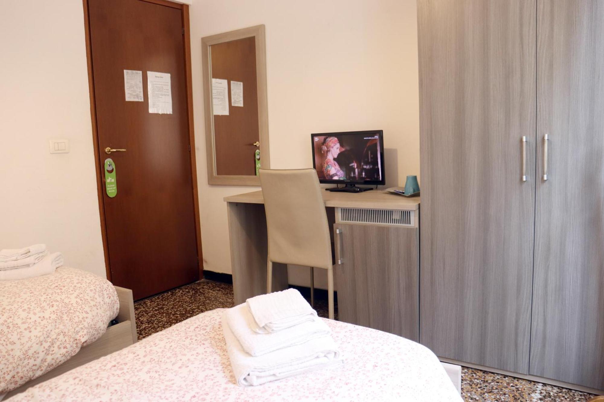Albergo Locanda Diana เจนัว ภายนอก รูปภาพ