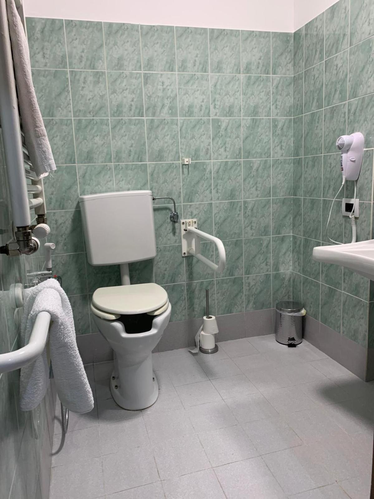 Albergo Locanda Diana เจนัว ภายนอก รูปภาพ